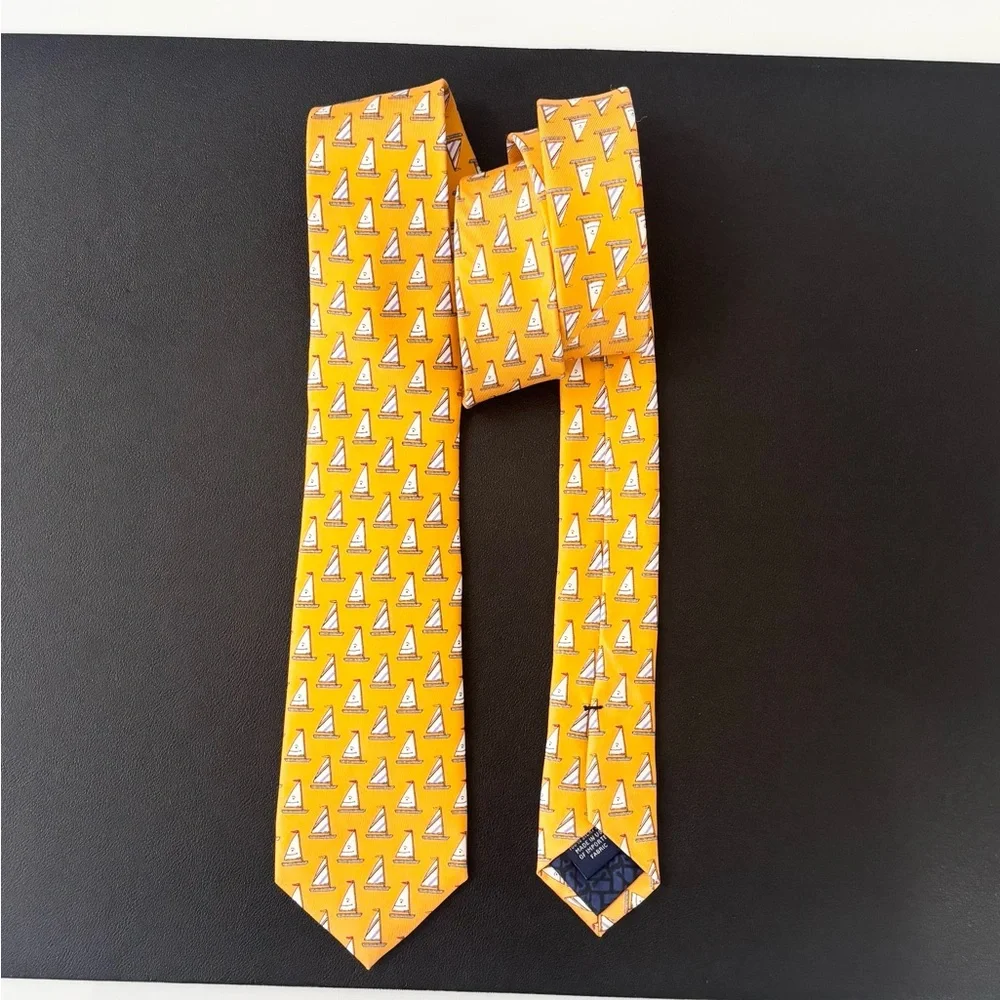 Vineyard Vines Boys Orange w/ White Sailboats 100% Silk Tie, W 2.75